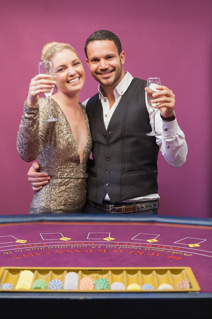 Ringkasan peringkat tangan Teen Patti dan nilai setiap kombinasi
